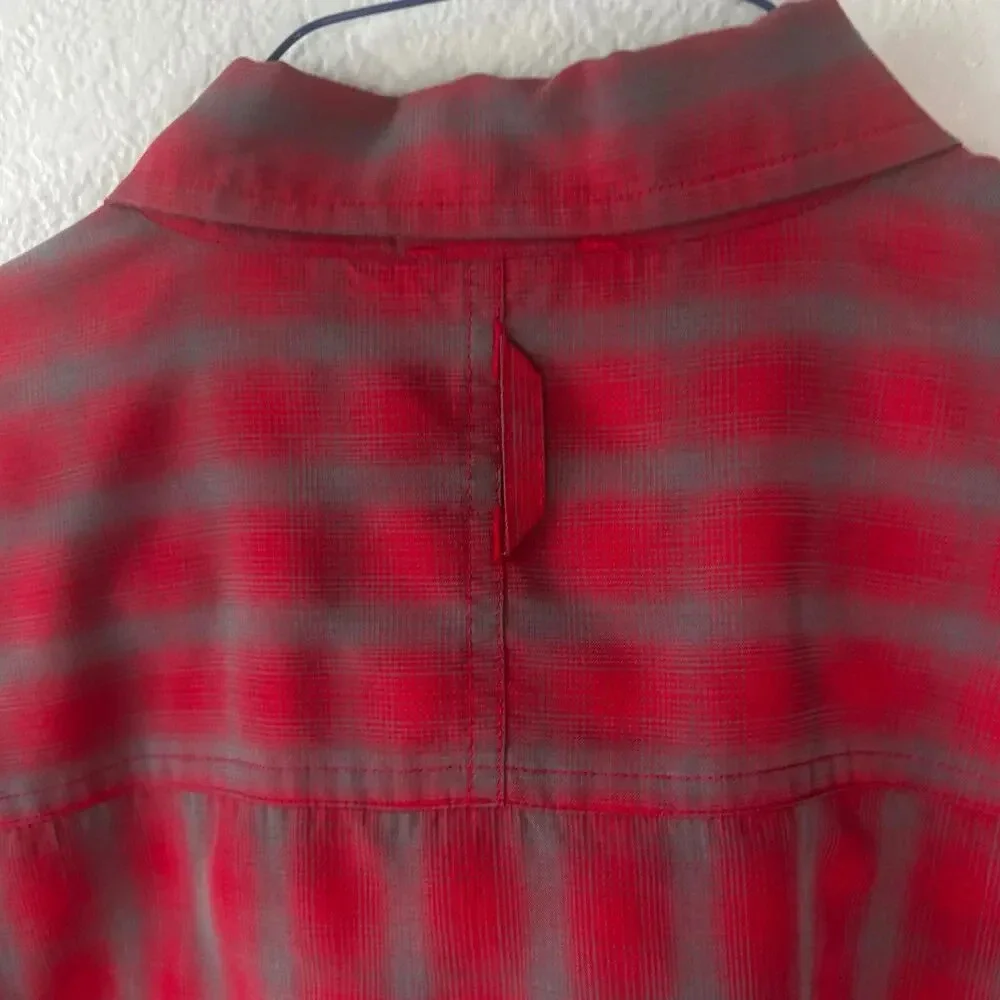 The North Face mens red plaid performance button down shirt size M